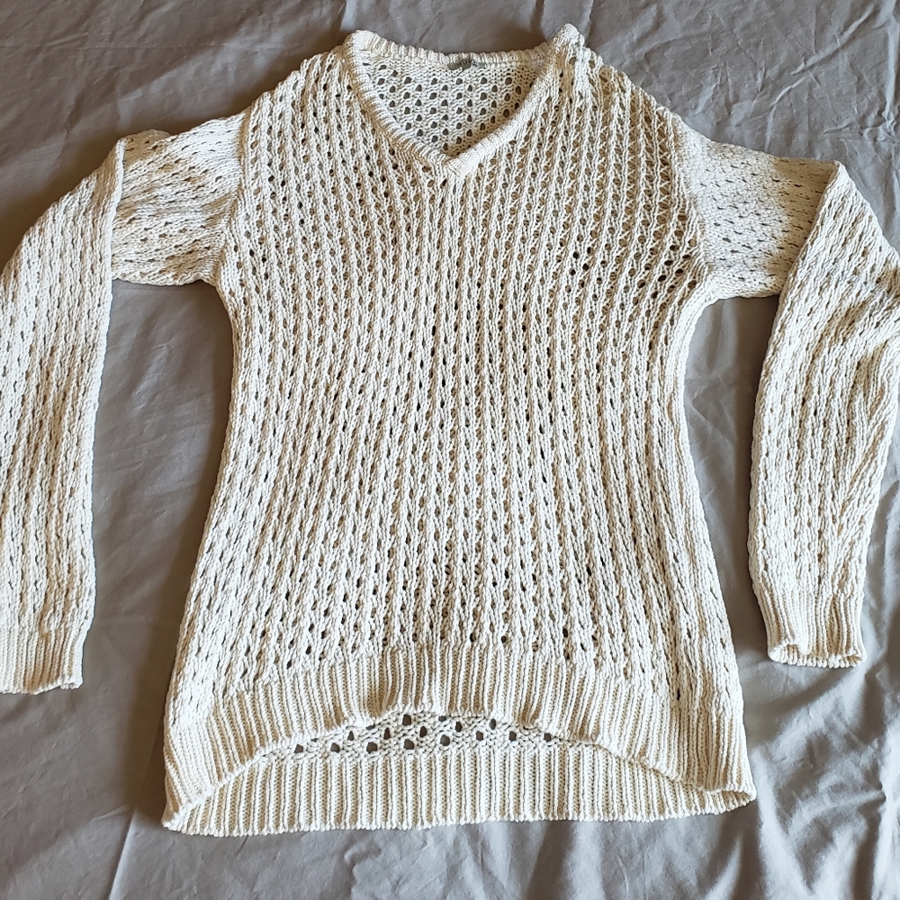 V neck Sweater crochet style
